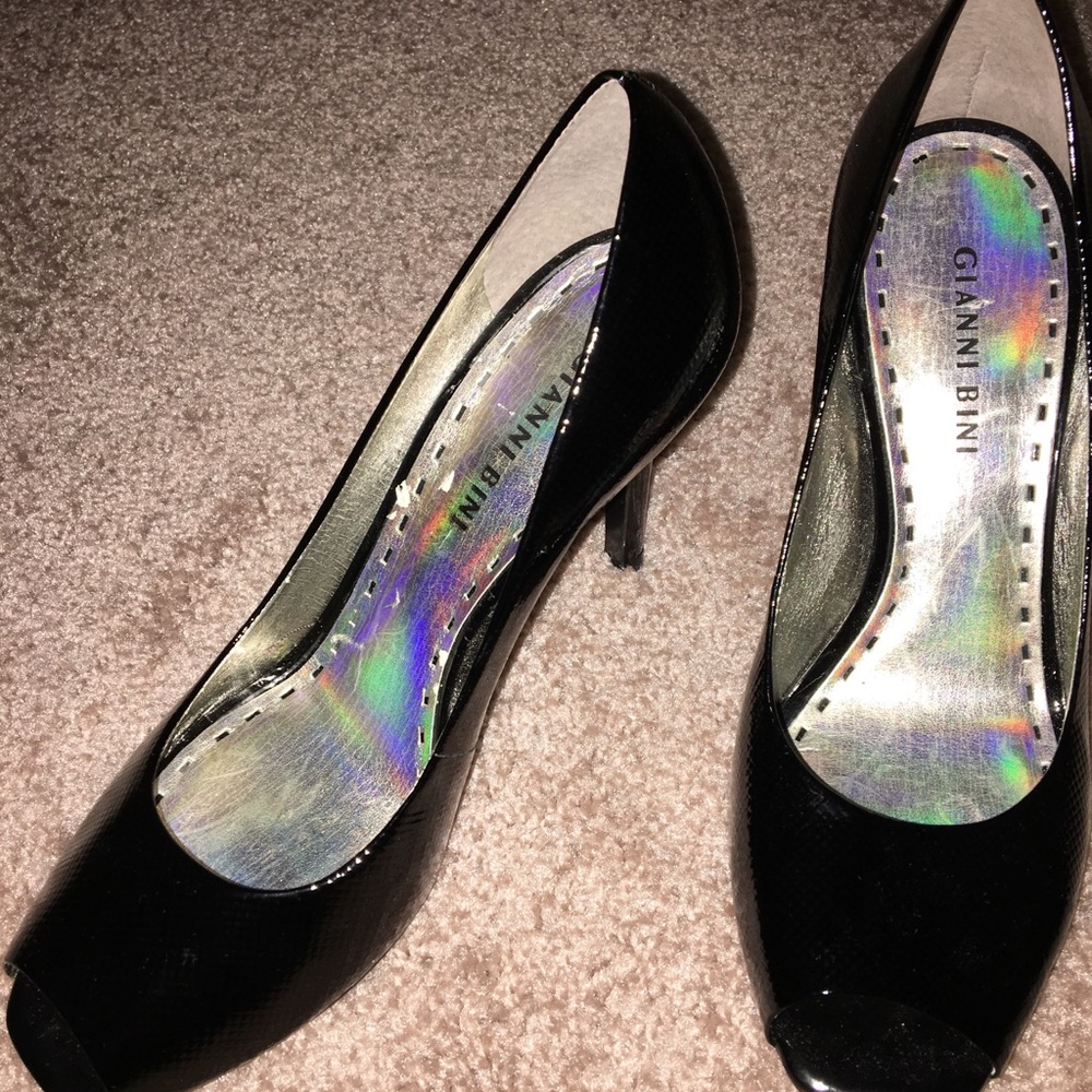 Open toed Gianni Bini Black heels